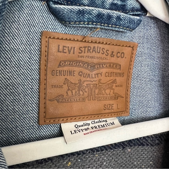 Levi’s Men’s Blanket Back Crop Denim Jacket, Custom Levi’s Button, Size L. 0143. - Picture 4 of 11